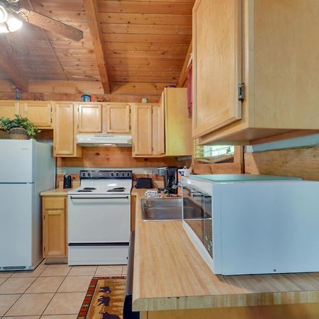 Gatlinburg Cabin With Hot Tub About 6 Mi To Downtown! Экстерьер фото