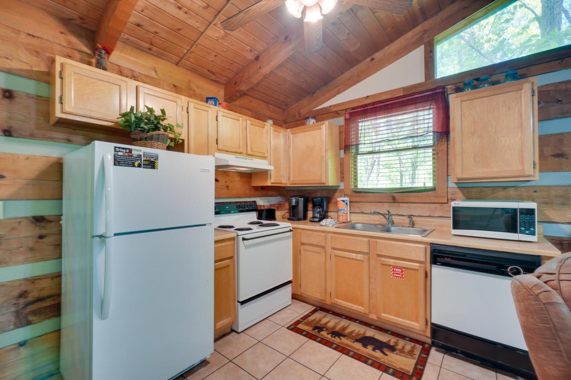 Gatlinburg Cabin With Hot Tub About 6 Mi To Downtown! Экстерьер фото