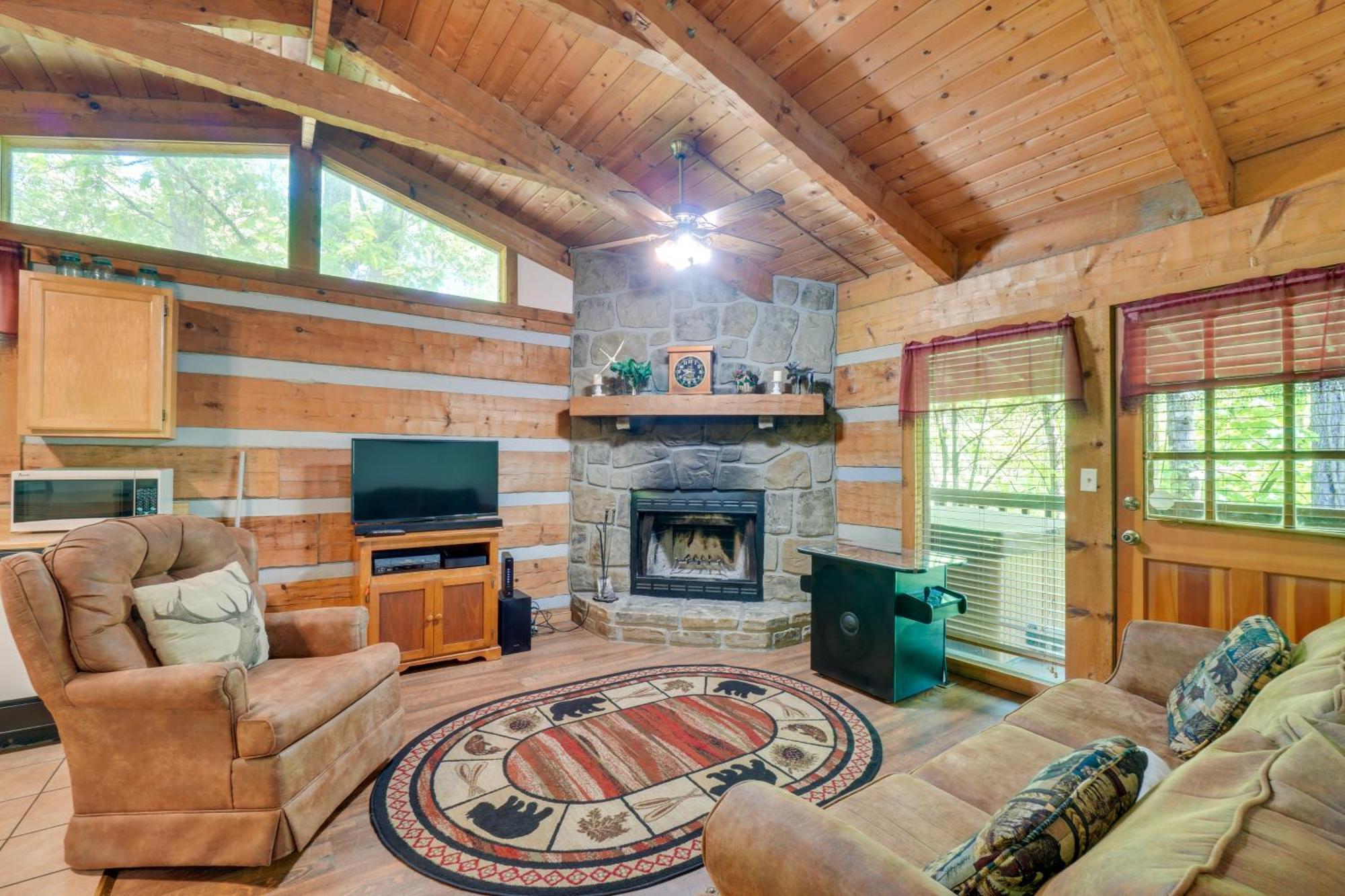 Gatlinburg Cabin With Hot Tub About 6 Mi To Downtown! Экстерьер фото